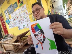 Kreatif! Pria Purwokerto Ini Manfaatkan Limbah Kardus Obat Jadi Media Lukis