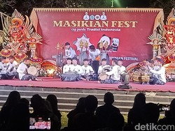 Baleganjur Ngarap-Lomba Gebogan di Masikian Fest Denpasar
