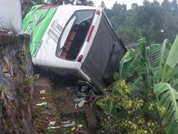 Penampakan Bus Terjun ke Jurang di Puncak Bogor