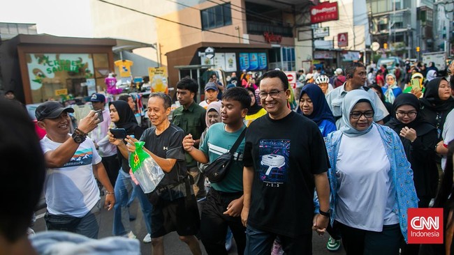 Juru Bicara Anies Baswedan, Sahrin Hamid menyebut sudah sepantasnya calon nan diusung oleh partai memperjuangkan program partai untuk warga.