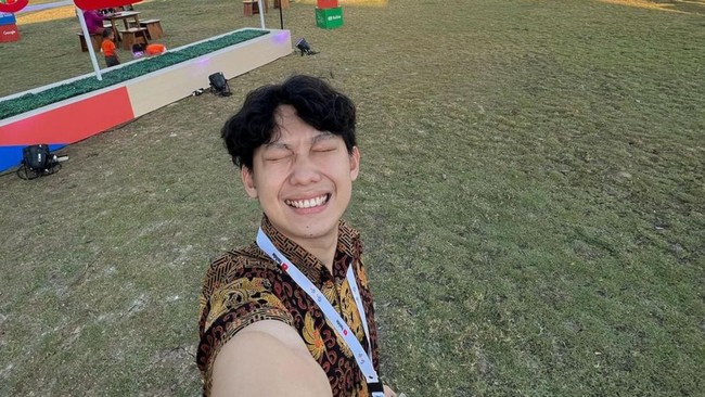 Sesi live streaming dalam rangka merayakan 8.8 Shopee Live Maraton Sale 2024 ini bakal menghadirkan sejumlah kejutan, Salah satunya Flash Sale Smartphone 8RB.