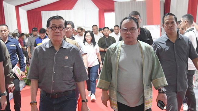 Dalam rangka memperingati Hari Ulang Tahun ke-79, Kementerian Hukum dan Ham (Kemenkumham) menggelar pameran layanan publik di Plaza Sudirman Gelora Bung Karno.
