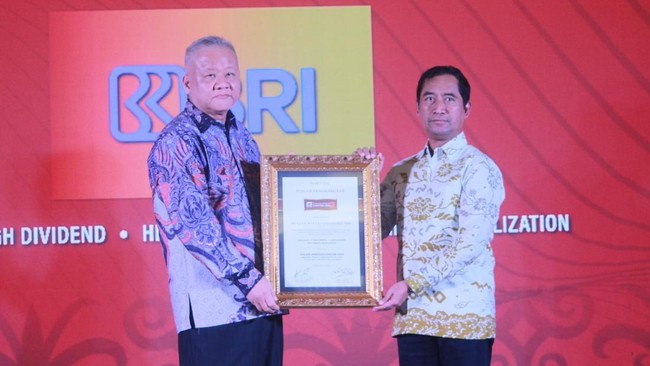 PT. Bank Rakyat Indonesia (Persero) Tbk atau BRI kembali mendapatkan apresiasi atas kinerja keuangan yang tumbuh berkelanjutan dengan meraih empat penghargaan.