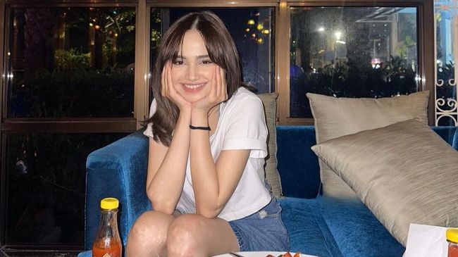 5 Gaya Kasual Syifa Hadju, Bisa Jadi Inspirasi OOTD Hangout!