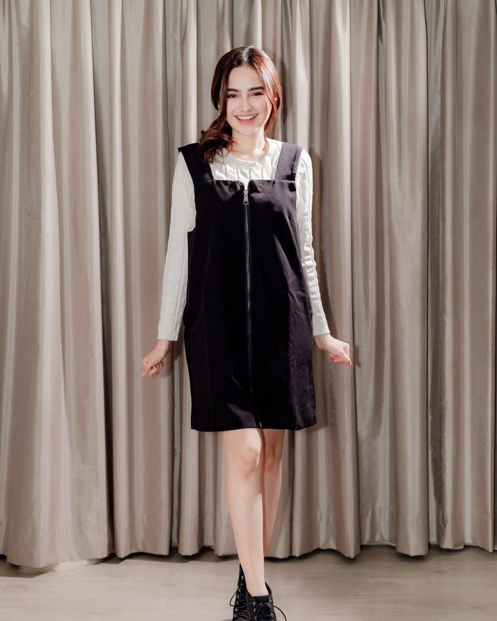 5 Gaya Kasual Syifa Hadju Bisa Jadi Inspirasi OOTD Hangout!