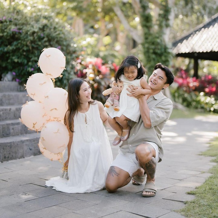<p>Fiona melahirkan anak pertamanya pada 17 Juli 2021 dan diberi nama Gianna Mae Wiyoko atau yang akrab disapa GG. Beberapa waktu lalu, GG baru saja merayakan ulang tahunnya yang ketiga. (Foto: Instagram: @dionwiyoko)</p>