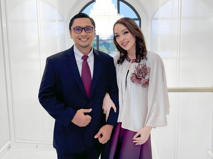 Sama-sama Berdarah Biru, Intip 7 Potret dr Reisa Broto Asmoro & Suami yang Makin Mesra