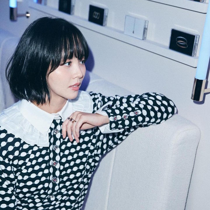 <p>Aktris Korea Kim So Hyun kembali berperan dalam sebuah drama bergenre komedi romantis, Bunda. Kali ini, ia beradu peran dengan aktor Chae Jong Hyeop dalam drama <em>Serendipity's Embrace</em>. (Foto: Instagram: @wow_kimsohyun)</p>