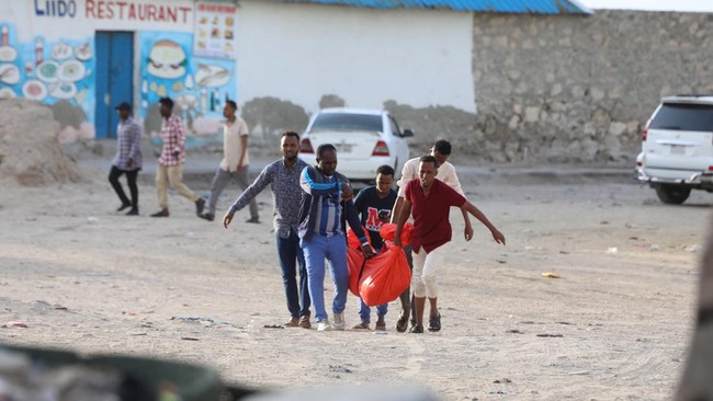 Menkes Somalia mengungkap data baru korban tewas bom bunuh diri di Mogadishu kini berjumlah 37 orang.
