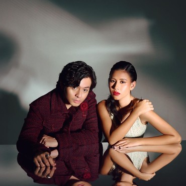 Unggah Foto Mesra dengan Shenina, Angga Yunanda Tuai Nyinyiran