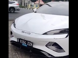 Polisi Tindak Mobil Listrik BYD Seal Pakai Pelat ZZH yang Diduga Palsu