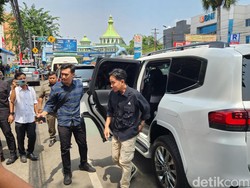Gibran Kunjungi SD 4 Tangerang, Cek Uji Coba Makan Bergizi Gratis