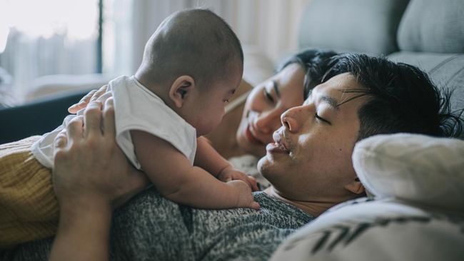 4 Tantangan yang Mungkin Dihadapi Ayah saat Dampingi Bunda Menyusui Si Kecil