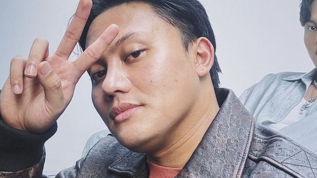 Rizky Febian mengatakan ponselnya hilang setelah manggung di sebuah pusat perbelanjaan di Senayan pada Minggu (4/8) malam.