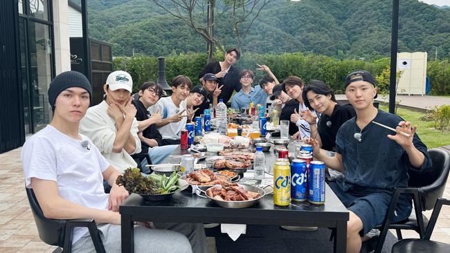 Siapa Member SEVENTEEN yang Cocok Jadi Pasangan Kamu? Cari Tahu Lewat Quiz Ini!