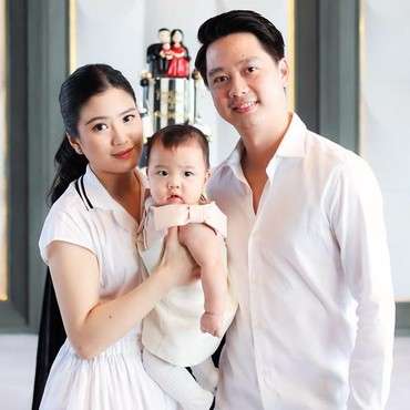 Valencia Tanoe Baptis Anak sekaligus Rayakan Ultah Kevin Sanjaya