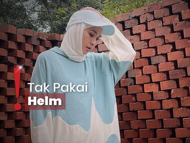 img-title Respons Zaskia Mecca usai Diingatkan Netizen Ajari Anak Naik Motor