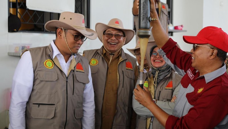 Wakil Menteri Pertanian (Wamentan) Sudaryono menegaskan optimismenya bahwa Indonesia mampu mewujudkan swasembada susu dan daging dalam waktu dekat.