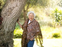 Ini Deborah Szekely, Wanita Berusia 102 Tahun Paling Berpengaruh di Dunia