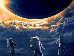 Sinopsis Film Moonfall: Misteri Bulan Meninggalkan Garis Orbitnya