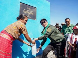Anita Ratnasari Tanjung Resmikan Fasilitas Akses Air Bersih di Lelogama Kupang