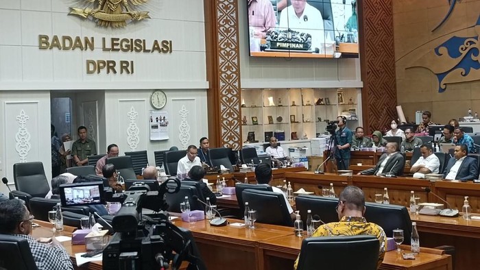 Fraksi Gerindra DPR RI melakukan rotasi anggota di Badan Legislasi (Baleg) DPR. Ketua Baleg DPR yang semula dijabat Supratman Andi Agtas kini digantikan Wihadi Wiyanto, Selasa (6/8/2024).