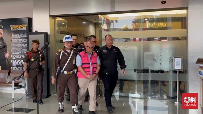 Kejaksaan Agung menetapkan satu tersangka baru berinisial DP selaku kuasa KSO PT Waskita Aset dalam kasus korupsi pembangunan Tol MBZ.