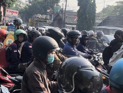 Lalin Kembangan Arah Meruya Jakbar Macet Parah Pagi Ini