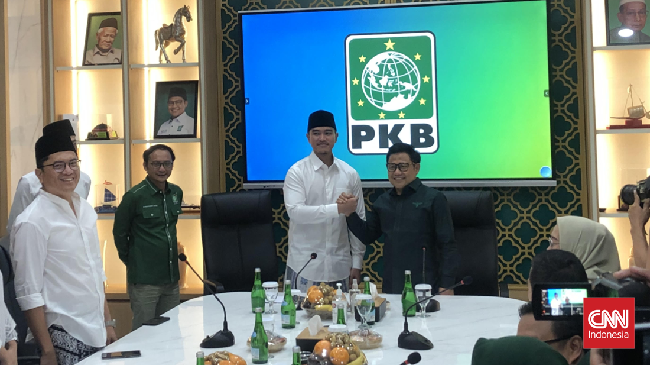 Kaesang Pangarep disapa Gus Kaesang saat bertemu dengan Ketua Umum PKB Muhaimin Iskandar di kantor DPP PKB, Jakarta Pusat, Selasa (6/8) siang ini.