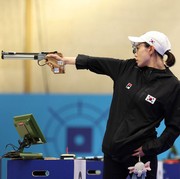 Potret Kim Ye Ji, Atlet Menembak Asal Korea Selatan yang Tampil 'Badass' di Olimpiade Paris 2024