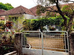Kini Dilarang Berfoto, Ini Penampakan Rumah Milea Bandung