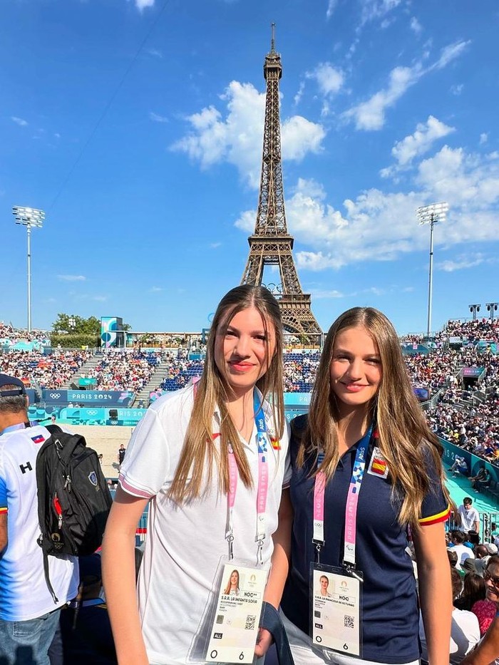 Putri Leonor dan Infanta Sofia juga menonton Olimpiade Paris 2024 (Putri Leonor dan Infanta Sofia/Foto: instagram.com/casareal.es)