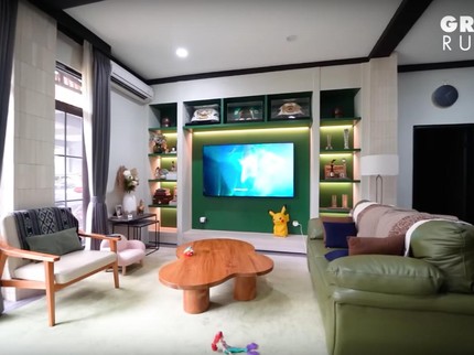 7 Potret Rumah Baru Randy Pangalila dan Istri Asal Kanada, Homey Bernuansa Hijau