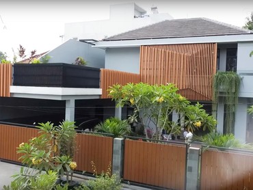 img-title Nunggak Cicilan hingga Didatangi Debt Collector, Ini Potret Rumah Mewah Randy Pangalila