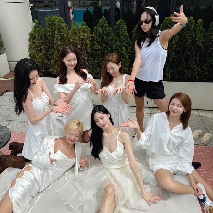 <p>SNSD baru saja merayakan hari ulang tahun mereka yang ke-17. <em>Girlband</em> besutan SM Entertainment ini sudah hampir dua dekade berkarya sejak debut pada 5 Agustus 2007. (Foto: Instagram @sooyoungchoi)</p>