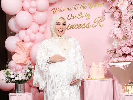 Melahirkan di Singapura, Syahrini Bagikan Potret Pengalaman Pertama Pompa ASI