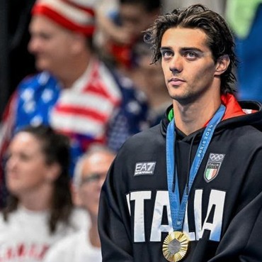Viral Perenang Italia Thomas Ceccon Pilih Tidur di Taman Saat Olimpiade 2024