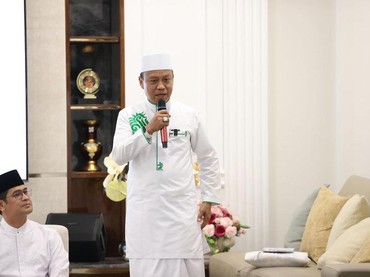 Ustaz Dasad Latif Bahas Larangan Tidur di Masjid, Katanya...