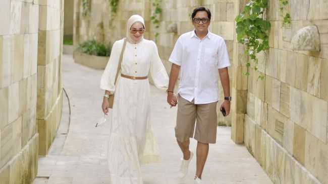 Netizen merasa Andre Taulany sudah memberikan 'kode' soal kondisi rumah tangganya lewat unggahan pada 6 Maret 2024, sebulan sebelum ia gugat cerai.