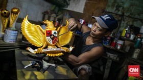 FOTO: Berkah Cuan HUT Kemerdekaan Bisnis Patung Garuda Pancasila