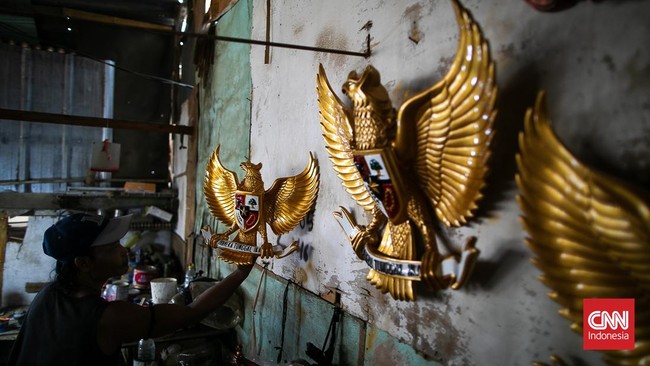 FOTO: Berkah Cuan HUT Kemerdekaan Bisnis Patung Garuda Pancasila