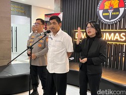 Densus 88 Sita Bendera ISIS hingga Bahan Peledak dari 2 Teroris di Jakbar
