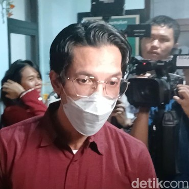 Anak Terpaksa Naik Angkot Karena Tak Ada Mobil, Edward Akbar: Buat Daya Juang