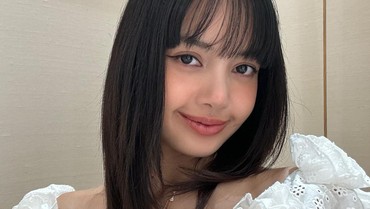 img-title Lisa BLACKPINK Kolab Bareng Rosalia Rilis Single 'New Woman'