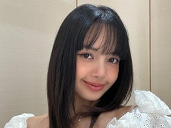 Lisa BLACKPINK Kolab Bareng Rosalia Rilis Single 'New Woman'