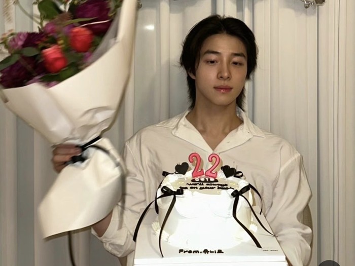 Nam Dareum lahir pada tanggal 13 Juni 2002, mengawali kariernya lewat drama Boys Before Flowers, sebagai Yoon Ji Hoo muda di usia 7 tahun./ foto: instagram.com/namdareum_mom