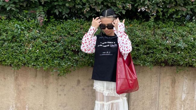 Get The Look: Ide Outfit ke Kampus Ala Niki Zefanya