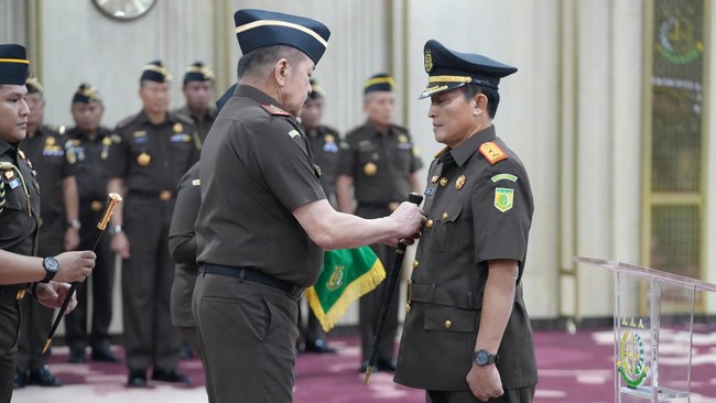 Kepala Kejaksaan Tinggi (Kajati) DKI Jakarta Rudi Margono resmi dilantik sebagai Kepala Badan Pendidikan dan Latihan (Diklat) Kejaksaan RI.