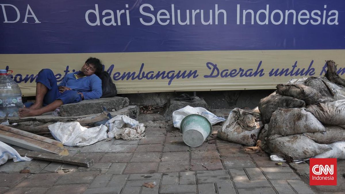 Ekonom Prediksi PHK-Pengangguran RI Menjamur Imbas Perang Dagang