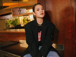 Lirik Lagu Ternyata Tanpamu (Cantik) - Raisa